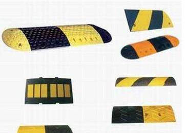 济南专业生产防撞减速带围栏，青岛道路减速设备以质量为本